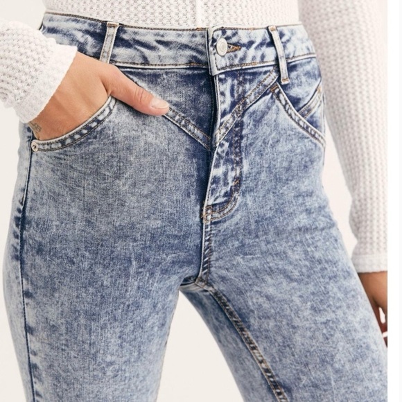 Free People Riley Light Acid Washed Seamed Jeans - Picture 5 of 16
